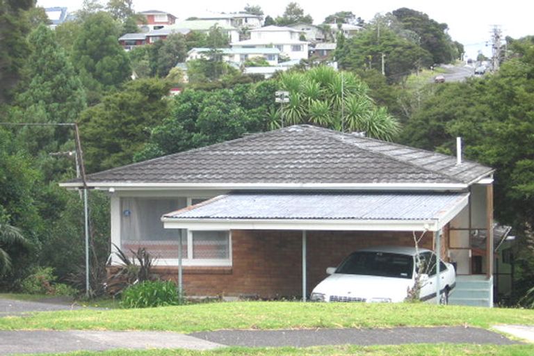 Photo of property in 2 Hiwihau Place, Glenfield, Auckland, 0629