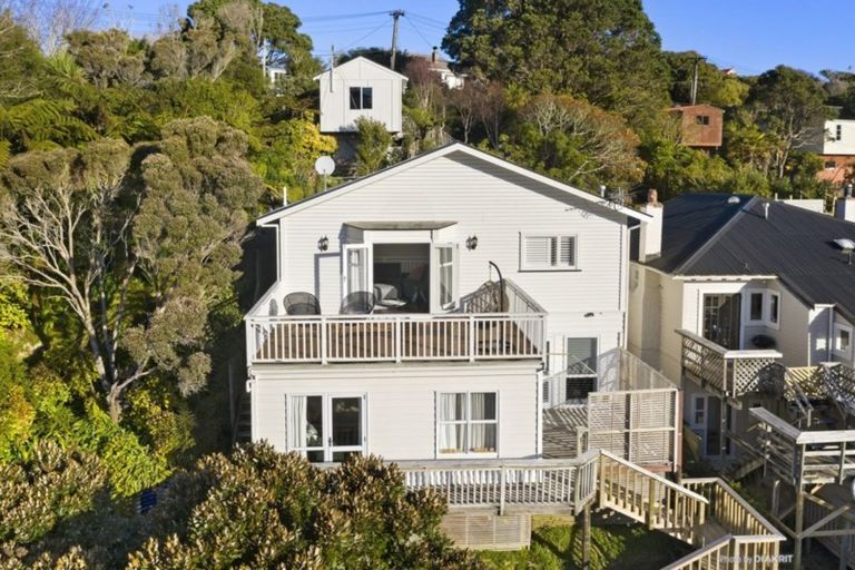 Photo of property in 12 Trelissick Crescent, Ngaio, Wellington, 6035