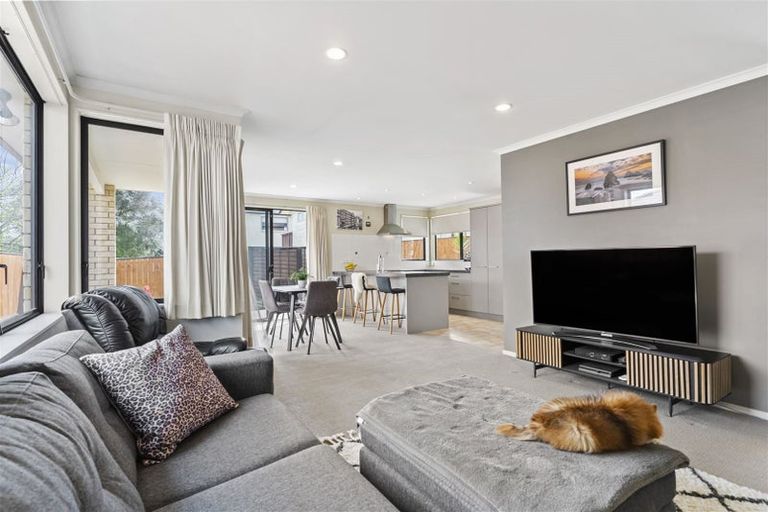 Photo of property in 48a Lewisham Street, Highland Park, Auckland, 2010