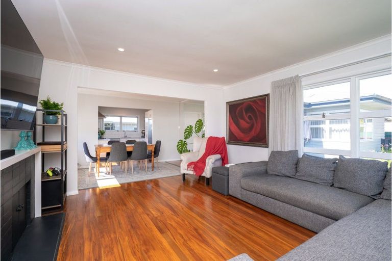 Photo of property in 12 Flanders Avenue, Onekawa, Napier, 4110