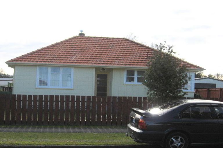 Photo of property in 37 Paul Crescent, Fairfield, Hamilton, 3214