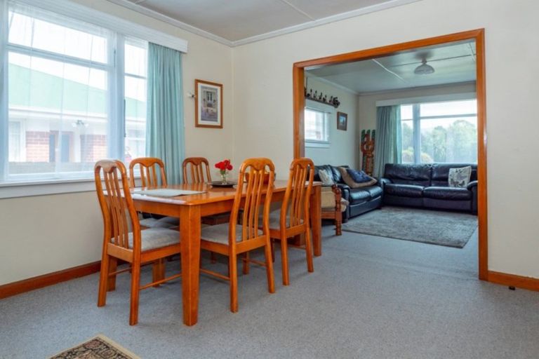 Photo of property in 1 Cameron Street, Waimate, 7924