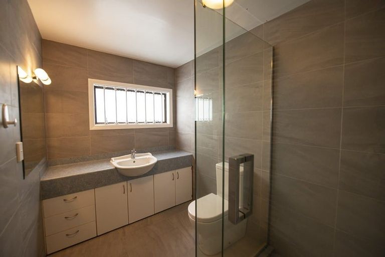 Photo of property in 14 Harper Street, Chatswood, Auckland, 0626