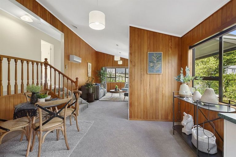 Photo of property in 53 Albatross Close, Whitby, Porirua, 5024