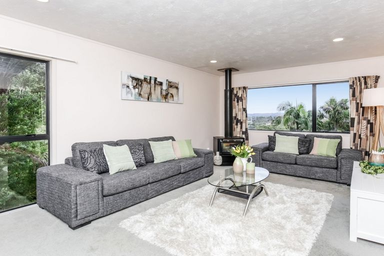 Photo of property in 22 Darcy Place, Massey, Auckland, 0614