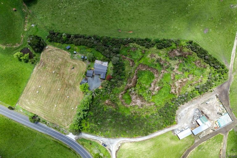 Photo of property in 310 Waiteitei Road, Wellsford, 0974