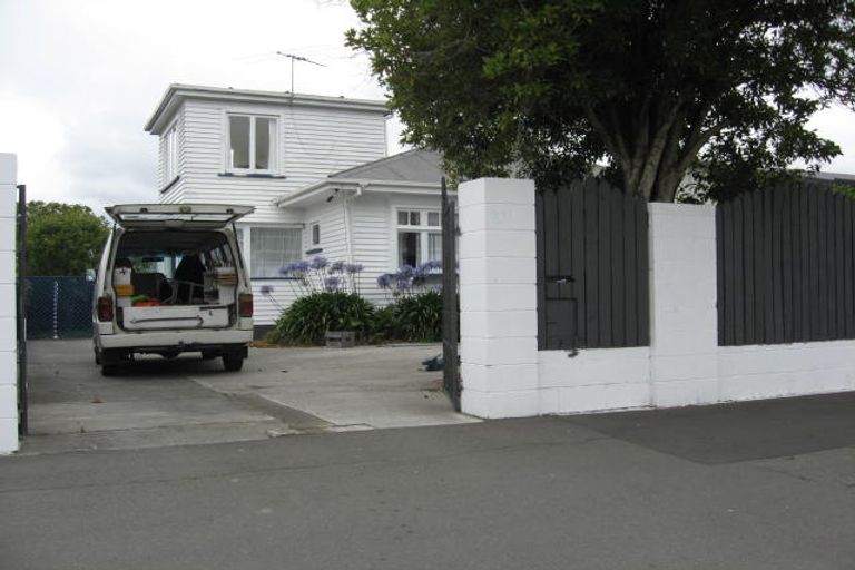 Photo of property in 32 Waimairi Road, Upper Riccarton, Christchurch, 8041