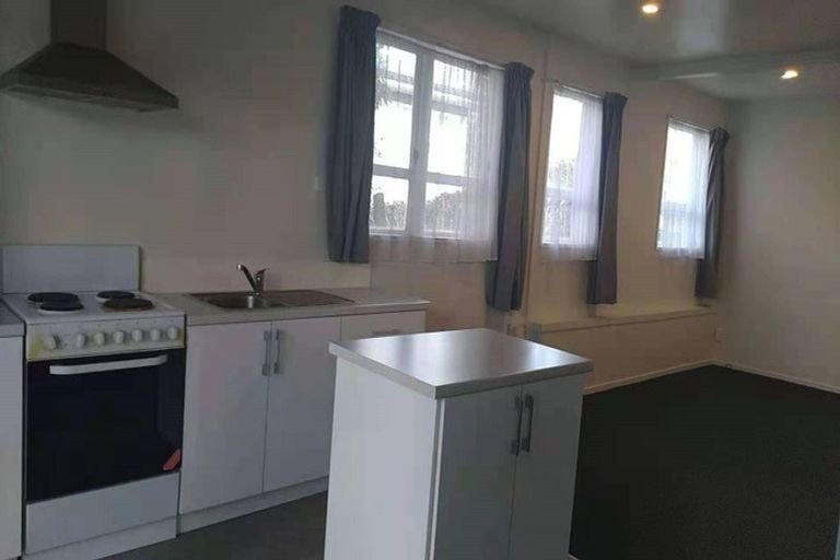 Photo of property in 1/4313 Great North Road, Glendene, Auckland, 0602