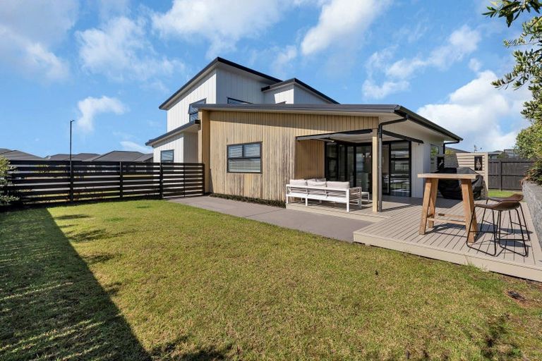 Photo of property in 11 Olney Court, One Tree Point, 0118