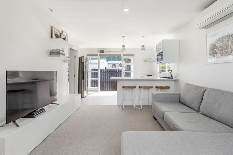 Photo of property in 122a The Circle, Manly, Whangaparaoa, 0930