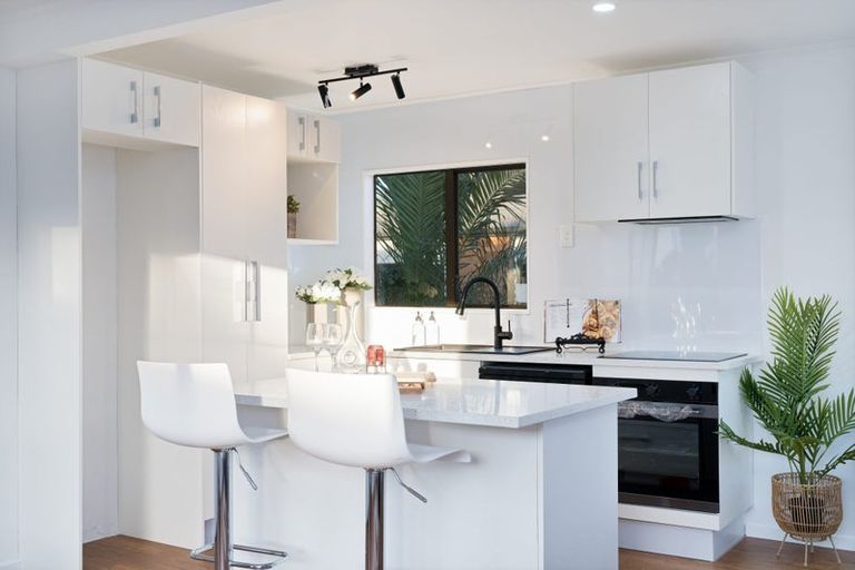 Photo of property in 13 Elisa Lane, Ranui, Auckland, 0612