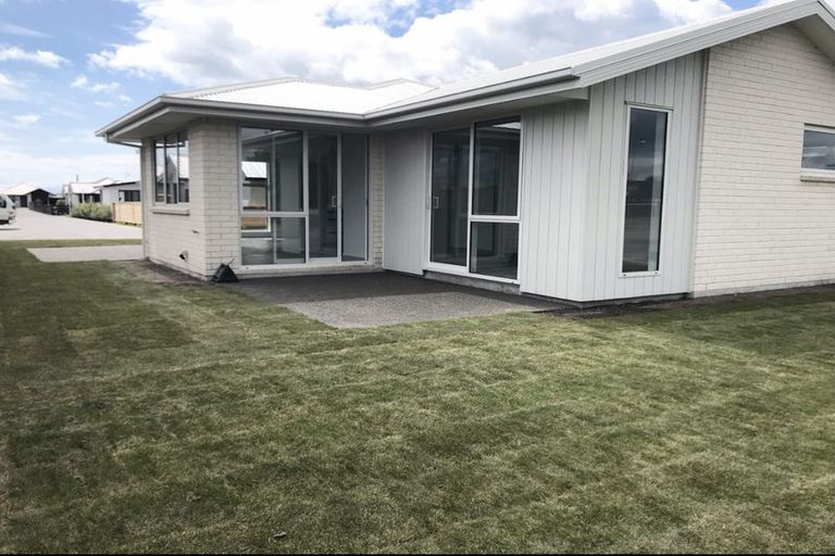 Photo of property in 10 Edlin Lane, Pegasus, 7612