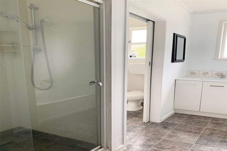 Photo of property in 305 Beach Haven Road, Birkdale, Auckland, 0626