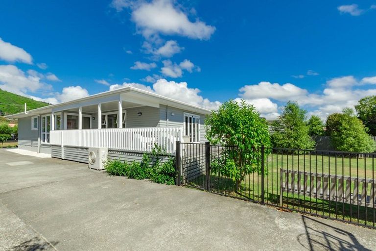 Photo of property in 40 Parata Street, Waikanae, 5036