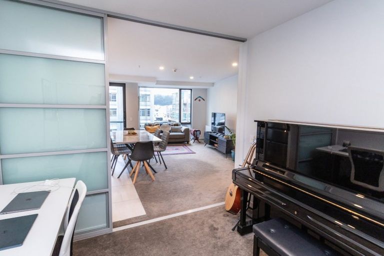 Photo of property in Pinnacle Apartments, E801/160 Victoria Street, Te Aro, Wellington, 6011