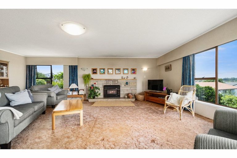 Photo of property in 24 Widmore Drive, Massey, Auckland, 0614