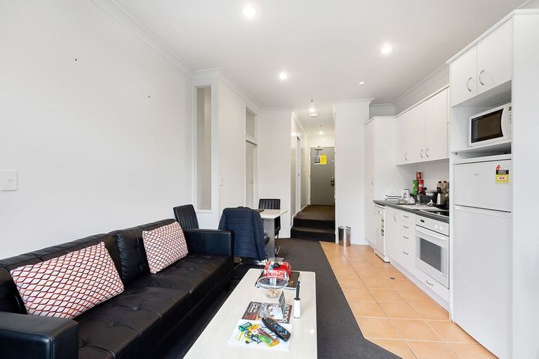 Photo of property in Terrace Garden Apartments, 3b/120 The Terrace, Wellington Central, Wellington, 6011