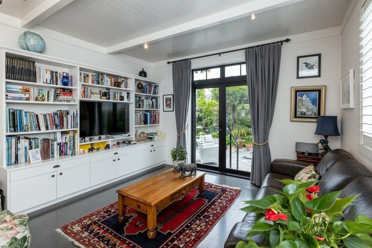 Photo of property in 37a Chambers Street, Havelock North, 4130
