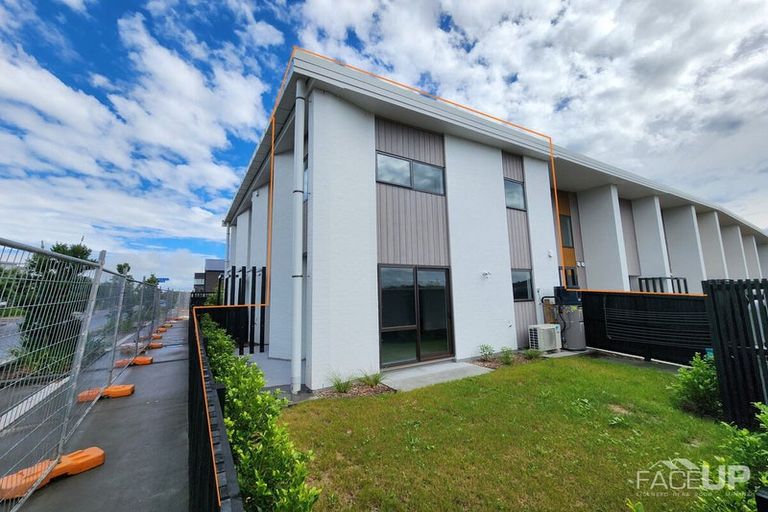 Photo of property in 86 Glidepath Road, Hobsonville, Auckland, 0616