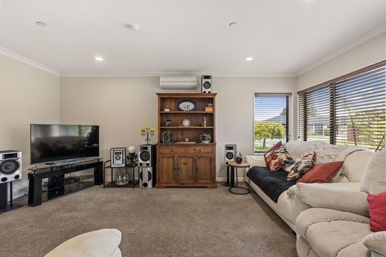 Photo of property in 3 Ian Peter Way, Otaki, 5512
