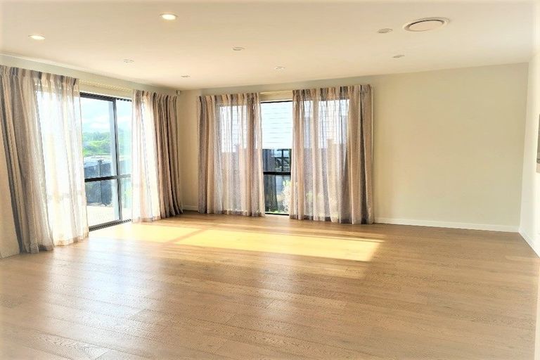 Photo of property in 50 Ashley Avenue, Long Bay, Auckland, 0630