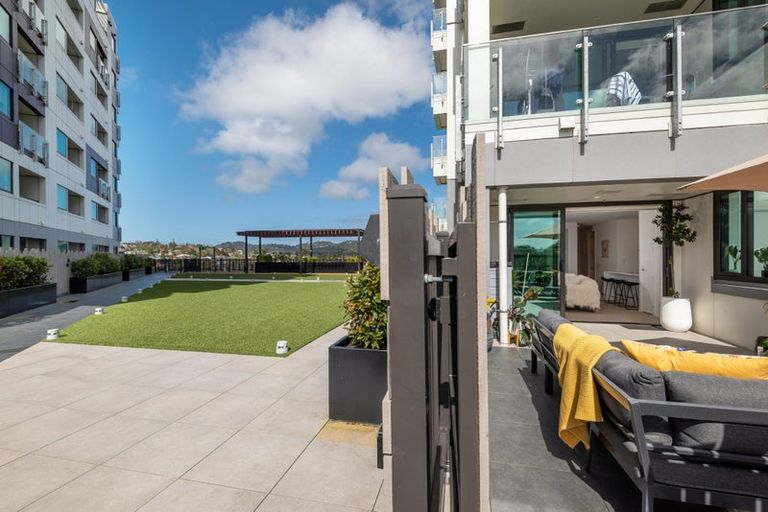 Photo of property in 205/8 Waikumete Road, Glen Eden, Auckland, 0602