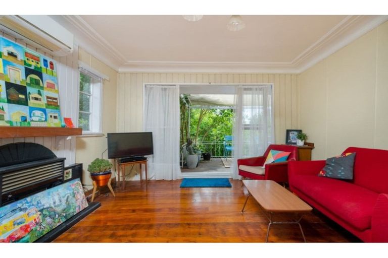 Photo of property in 50 Hebron Road, Waiake, Auckland, 0630