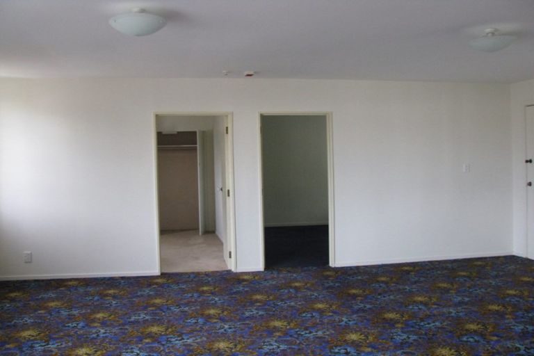 Photo of property in 2 Hawkhurst Road, Lyttelton, 8082