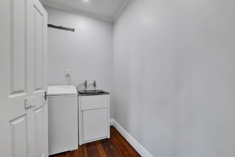 Photo of property in 86 Mangorei Road, Strandon, New Plymouth, 4312