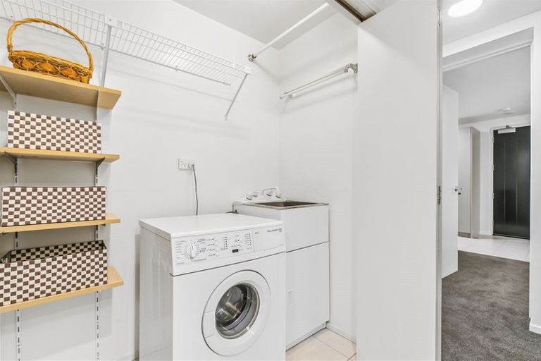 Photo of property in 2/23 Opito Way, East Tamaki, Auckland, 2013