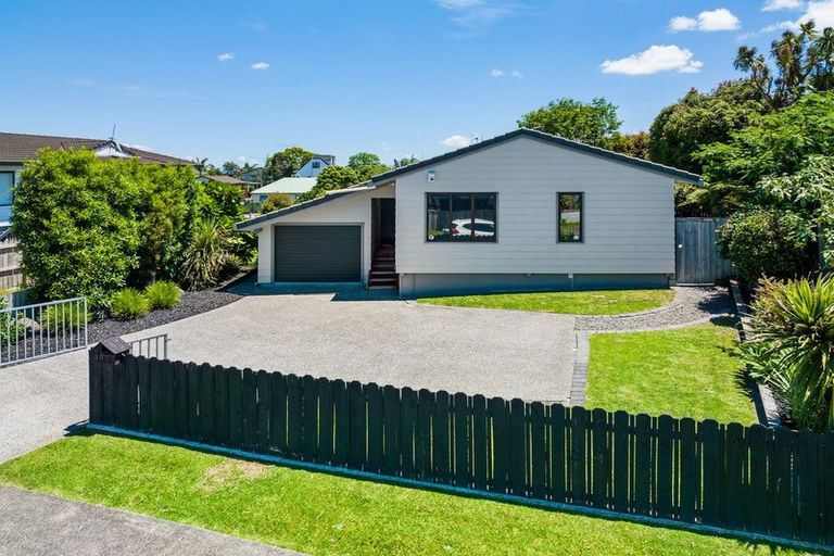 Photo of property in 30 Sandgate Avenue, Botany Downs, Auckland, 2010
