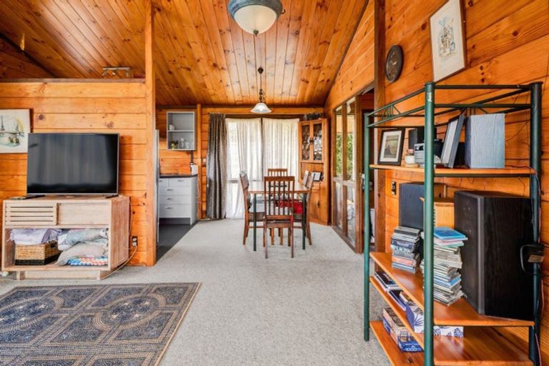 Photo of property in 17a Saint Ives Grove, Whalers Gate, New Plymouth, 4310