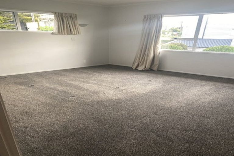 Photo of property in 93 Hebron Road, Waiake, Auckland, 0630