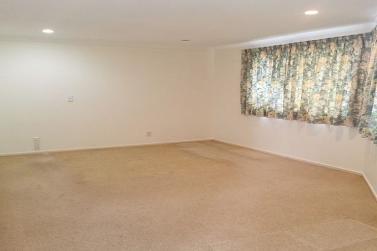 Photo of property in 3 Andover Way, Goodwood Heights, Auckland, 2105