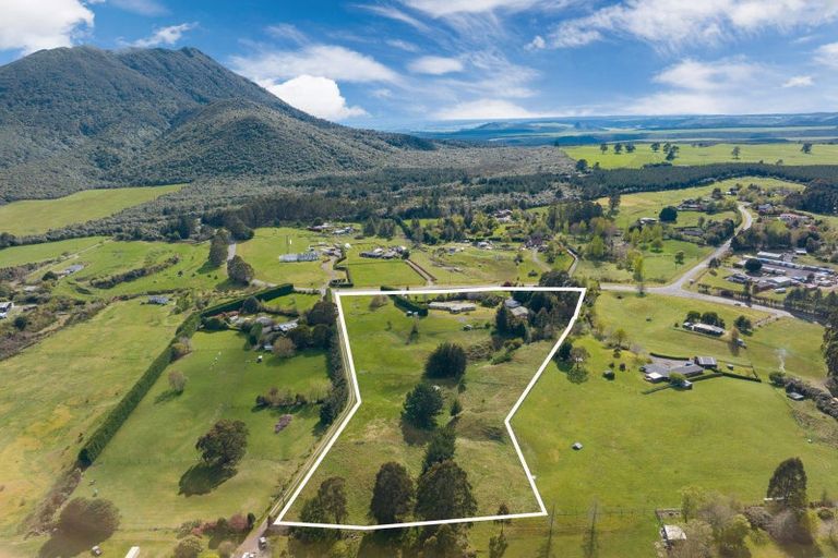Photo of property in 52 Caroline Drive, Maunganamu, Taupo, 3379
