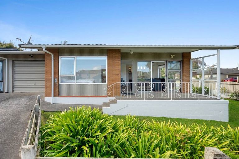 Photo of property in 1/15 Bramley Drive, Farm Cove, Auckland, 2012