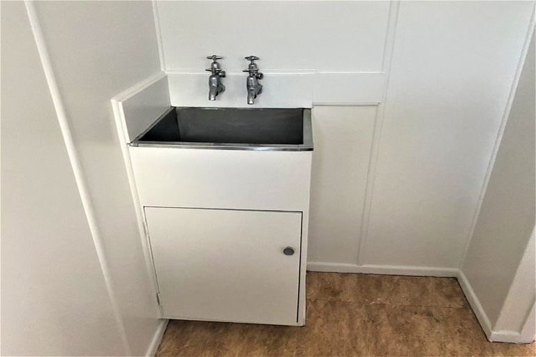 Photo of property in 50 Seabrook Avenue, New Lynn, Auckland, 0600