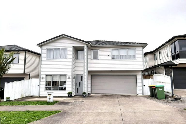 Photo of property in 22 Tinaku Road, Flat Bush, Auckland, 2019