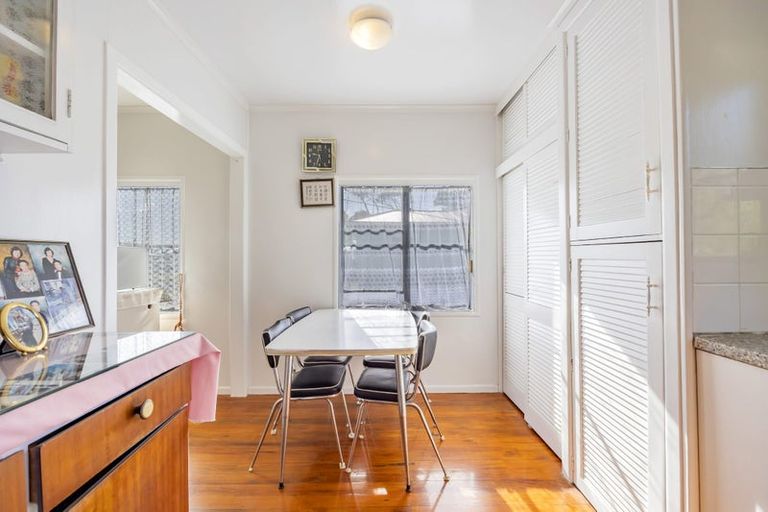 Photo of property in 21 View Road, Glenfield, Auckland, 0627