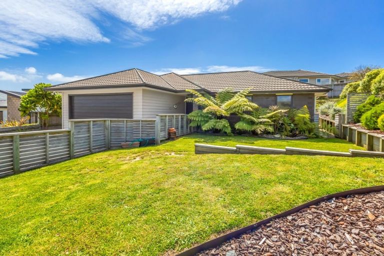 Photo of property in 6 Tasman Close, Aotea, Porirua, 5024