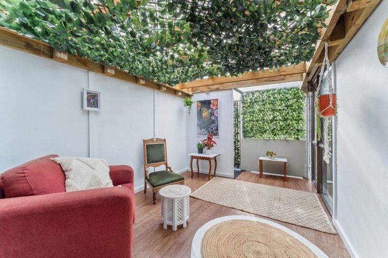 Photo of property in 10 Mamaku Street, Paraparaumu, 5032