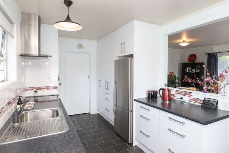 Photo of property in 12 Camden Place, Pukete, Hamilton, 3200