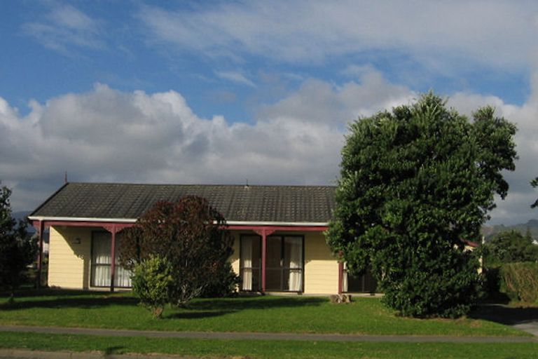 Photo of property in 172 Tutere Street, Waikanae Beach, Waikanae, 5036