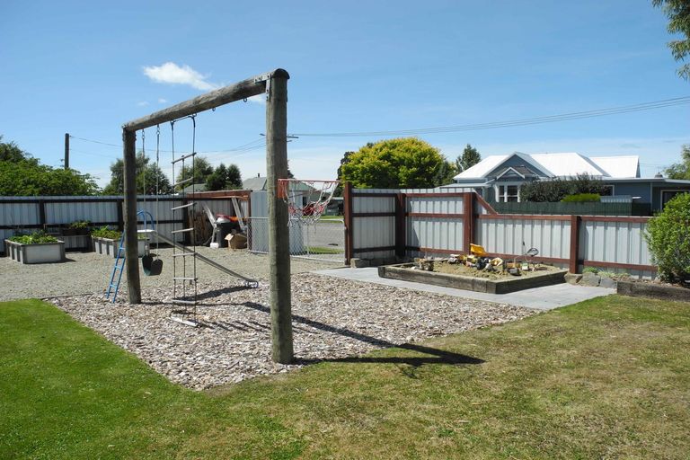 Photo of property in 30 Parsonage Road, Waimate, 7924