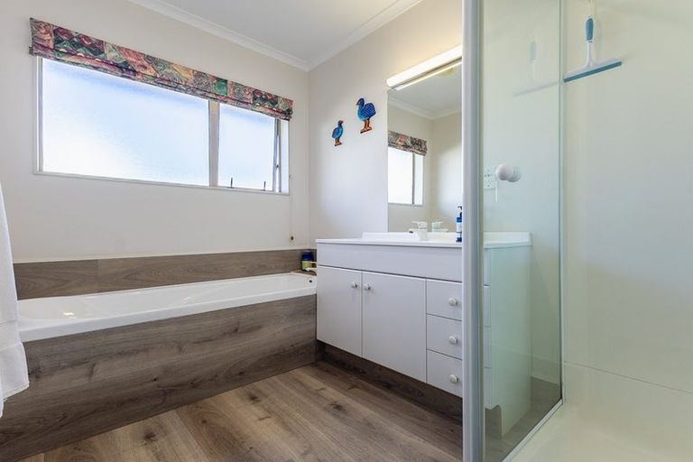 Photo of property in 132b Raumati Road, Raumati Beach, Paraparaumu, 5032