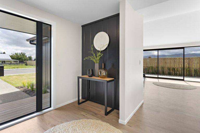 Photo of property in 6 Kakariki Crescent, Carterton, 5713