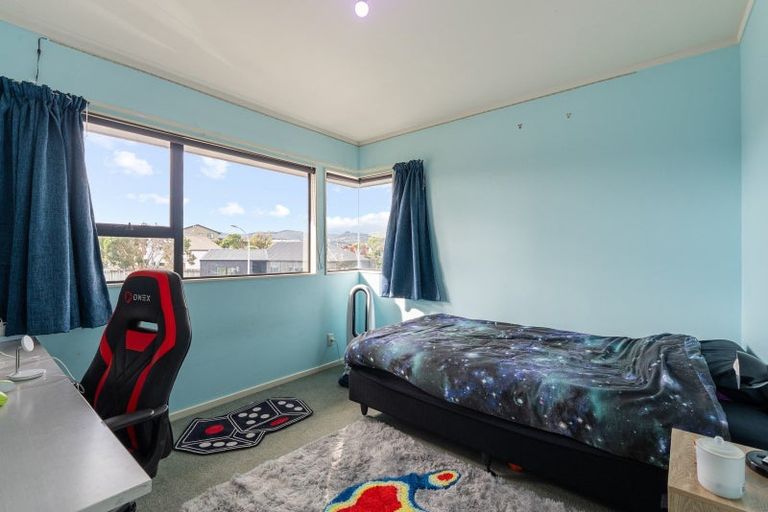 Photo of property in 60 Molyneux Close, Whitby, Porirua, 5024