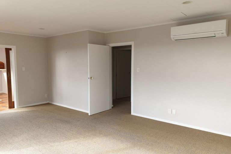Photo of property in 41 Lomita Road, Johnsonville, Wellington, 6037
