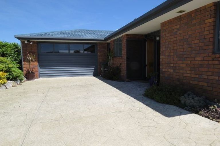 Photo of property in 2 Crescent Street, Richmond, 7020