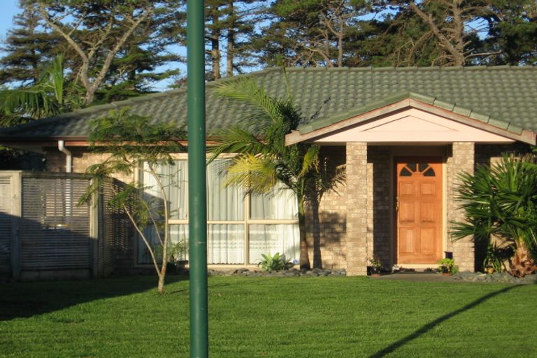 Photo of property in 14 Swanson Oaks, Swanson, Auckland, 0612